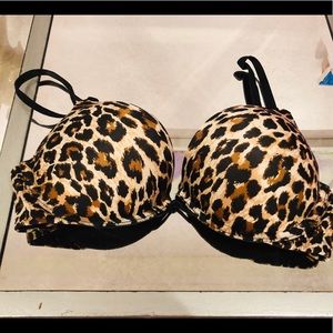 Victoria Secret Push Miraculous Bra